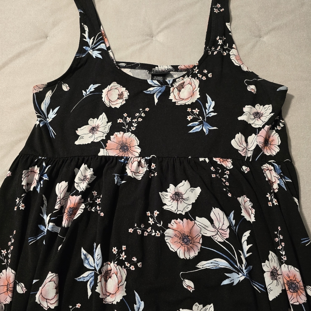Torrid floral top - Picture 2 of 4